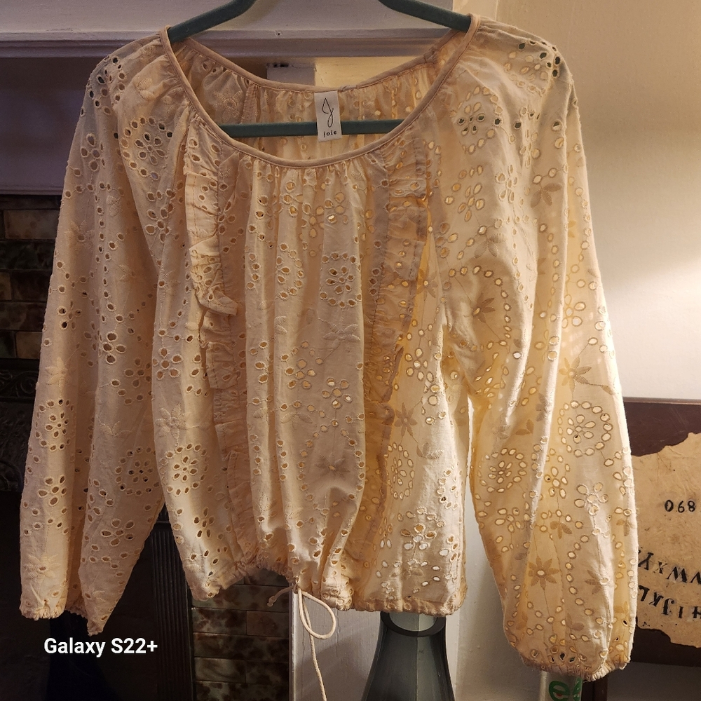 JOIE NWT med cream colored eyelet embroidered top.